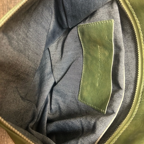 Christopher Kon NWOT Sleek Green Shoulder Bag with Glossy Finish - Picture 3 of 13